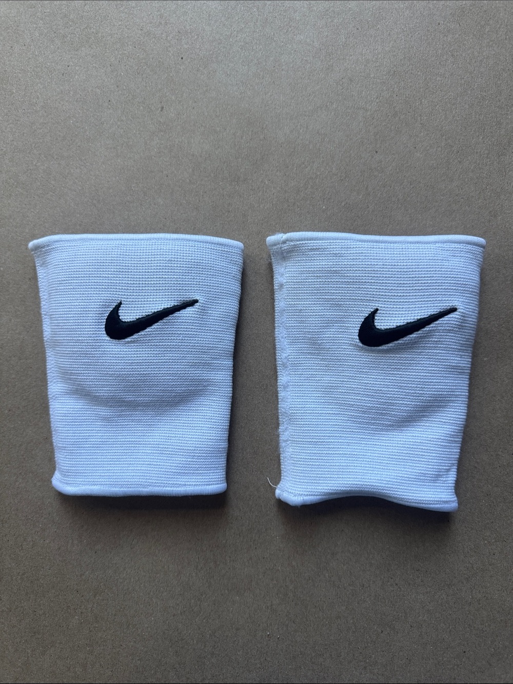 Nike Youth XS Volleyball Knee Pad Sports-unworn